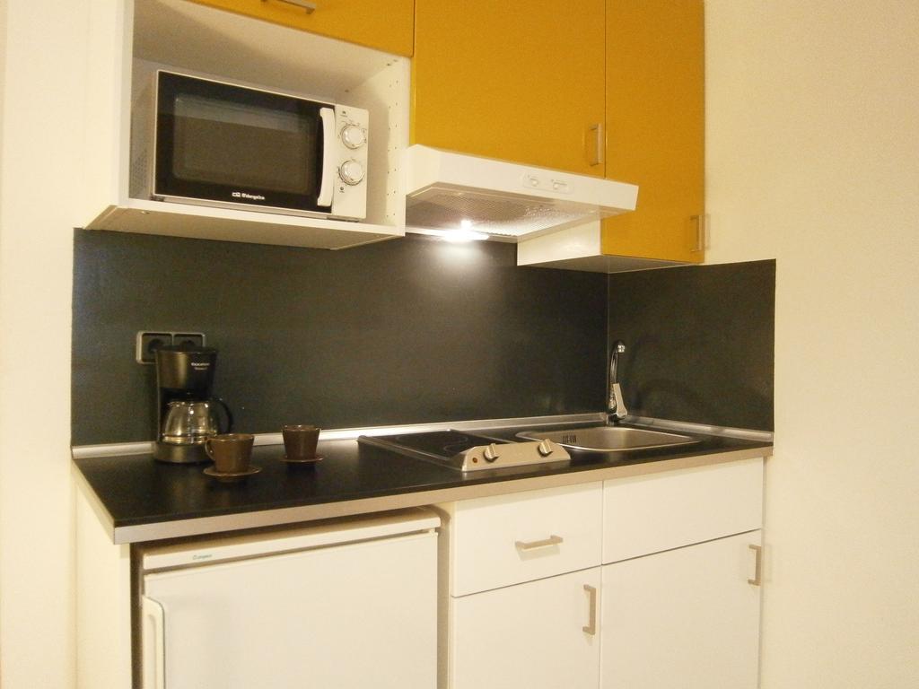 Marbel Apartments Барселона Екстериор снимка