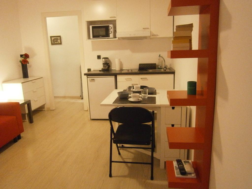 Marbel Apartments Барселона Стая снимка